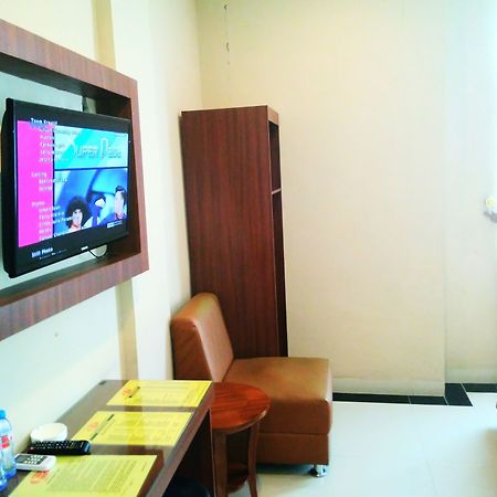 Hotel Parma Paus Pekanbaru Exterior photo